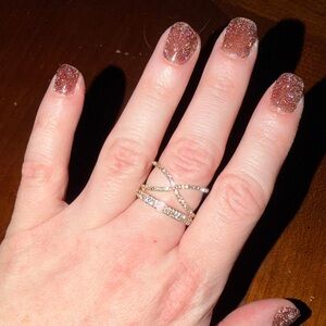 Elegant Rose Gold and Silver Crossover Ring